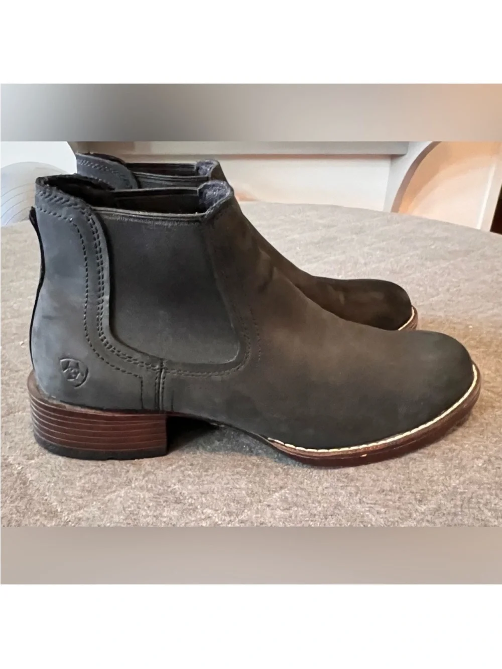 ARIAT Sz 9 Booker Ultra Round Toe Black Suede Chelsea Boots Worn 1x Orig $189